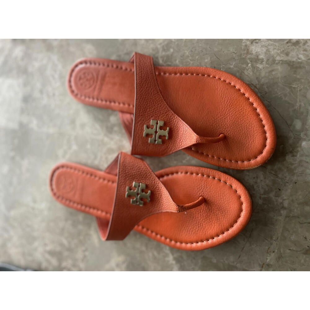 Tory Burch Miller Metallic Gold Pebbled Leather Sandals Thong Size 9 WOMEN'S - Picture 4 of 11